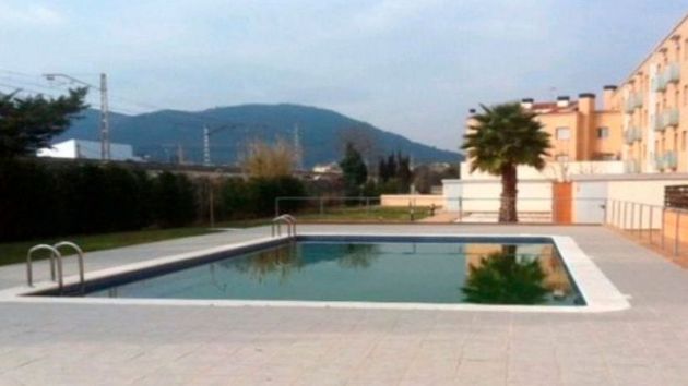 Foto 2 de Estudi en venda a Celrà amb piscina i garatge