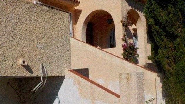 Foto 1 de Casa en venda a Alfaz del Pi Pueblo-Urbanizaciones de 1 habitació amb terrassa i jardí