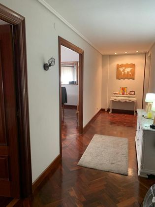 Foto 1 de Pis en venda a San Pedro de Deusto-La Ribera de 3 habitacions amb garatge i balcó