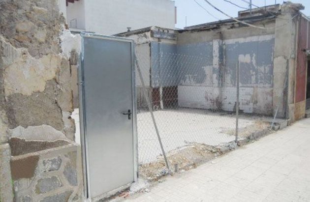 Foto 2 de Terreno en venta en Barrio de Peral de 152 m²