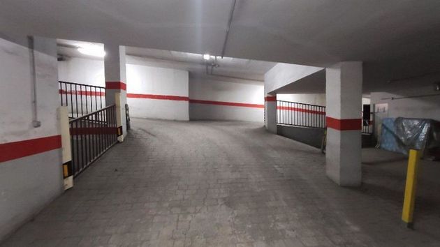 Foto 2 de Garaje en venta en Guadix de 44 m²