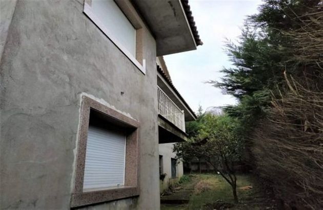 Foto 2 de Casa en venda a Cabral - Candeán de 4 habitacions amb garatge i jardí