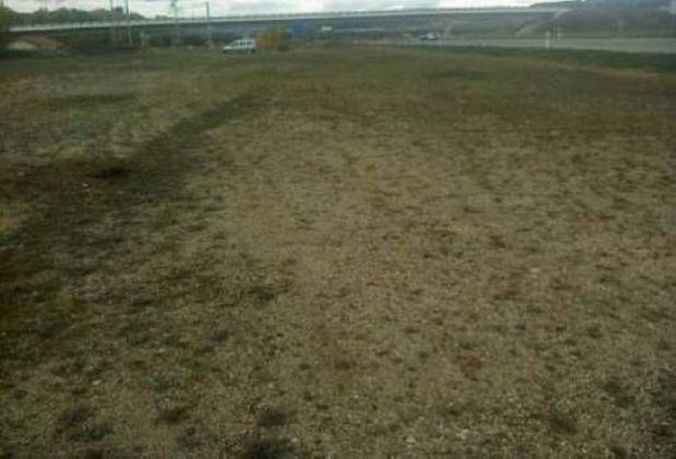 Foto 2 de Venta de terreno en Armiñón de 10901 m²