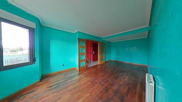 Foto 1 de Casa en venda a Valverde de la Virgen de 4 habitacions amb garatge