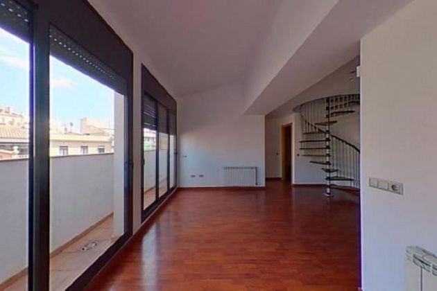Foto 1 de Piso en venta en Eixample Nord – La Devesa de 2 habitaciones con terraza y ascensor