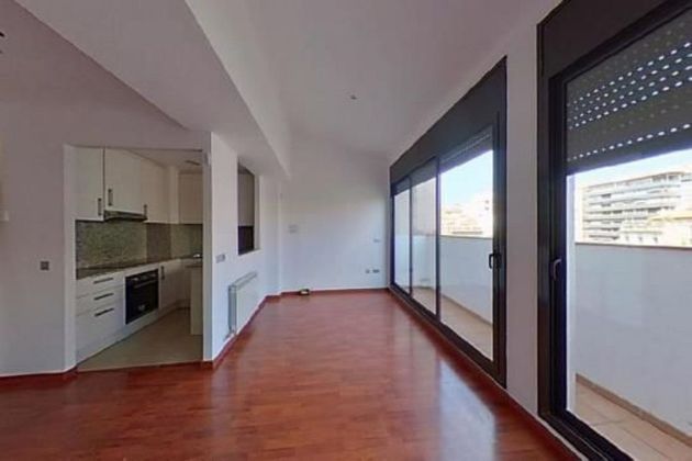 Foto 2 de Pis en venda a Eixample Nord – La Devesa de 2 habitacions amb terrassa i ascensor