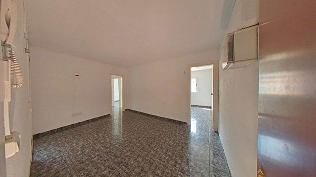 Foto 2 de Pis en venda a Montigalà -Sant Crist de 3 habitacions i 63 m²