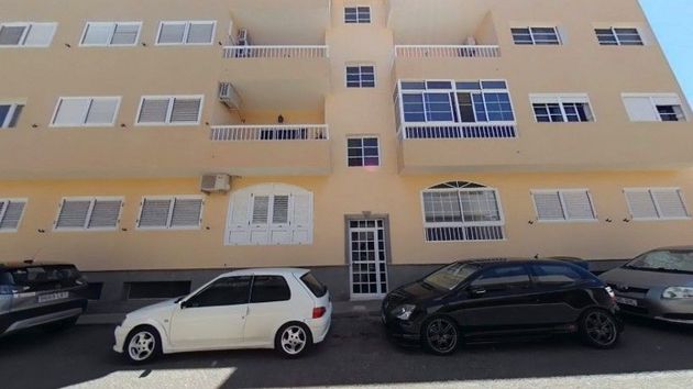 Foto 1 de Piso en venta en Vecindario-Paredilla-Sardina de 3 habitaciones con terraza y garaje