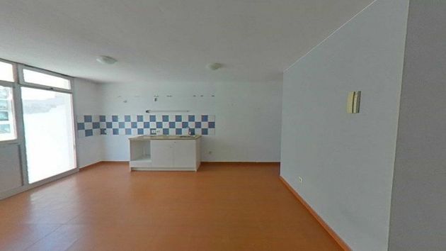 Foto 1 de Venta de piso en Mala de 2 habitaciones y 75 m²
