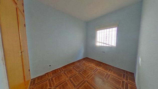 Foto 2 de Casa en venta en Jaén de 5 habitaciones con terraza y piscina