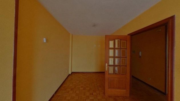 Foto 2 de Venta de piso en Concheiros - Fontiñas de 1 habitación y 115 m²