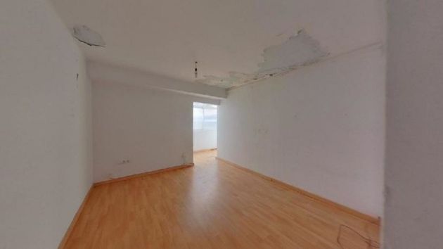 Foto 1 de Pis en venda a Cerdanyola de 3 habitacions i 67 m²