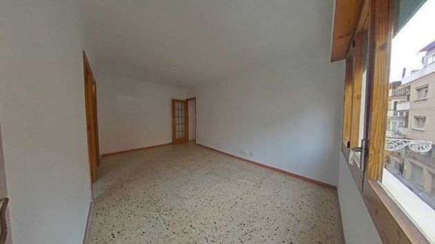 Foto 2 de Piso en venta en Gavarra de 3 habitaciones con terraza y ascensor