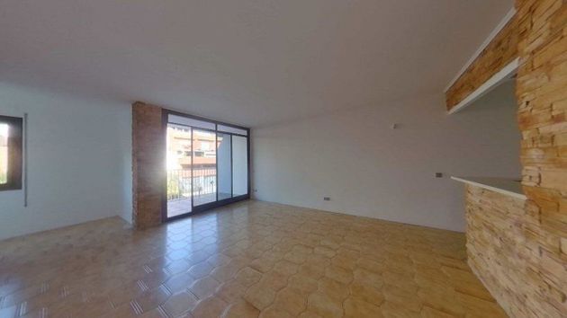 Foto 1 de Venta de piso en La Roureda de 2 habitaciones con terraza y ascensor