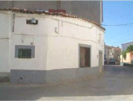 Foto 1 de Venta de casa en Castilblanco de 2 habitaciones y 161 m²