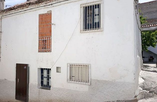 Foto 1 de Casa en venda a Iznalloz de 6 habitacions i 70 m²
