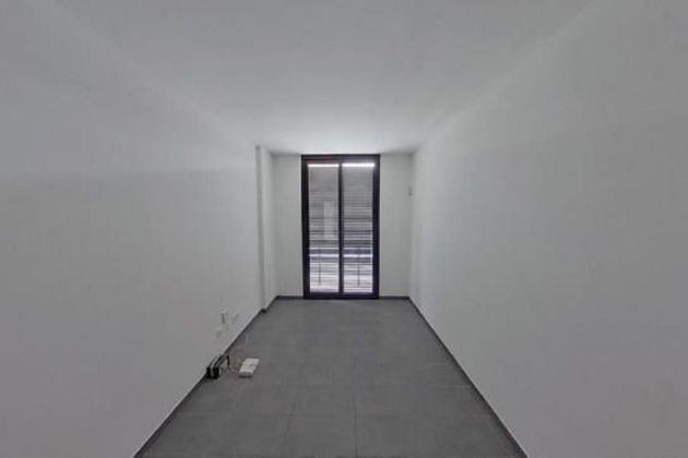 Foto 2 de Venta de piso en Eixample Sud – Migdia de 2 habitaciones con balcón y ascensor