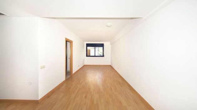 Foto 2 de Piso en venta en Vallpineda - Santa Bàrbara de 1 habitación y 91 m²