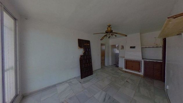 Foto 2 de Pis en venda a Nueva Andalucía centro de 3 habitacions i 64 m²