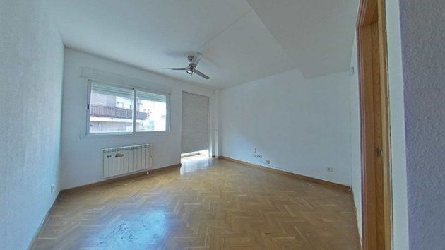 Foto 1 de Venta de piso en Castillejos de 1 habitación y 47 m²