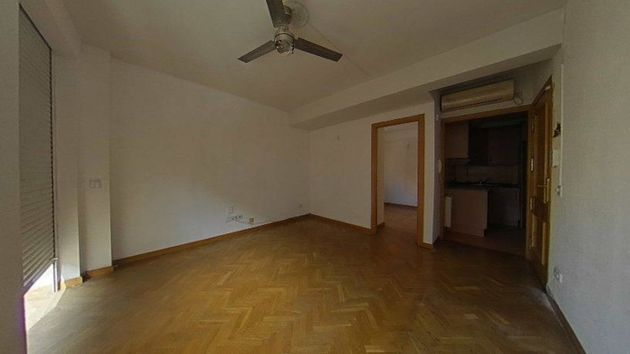 Foto 2 de Venta de piso en Castillejos de 1 habitación y 47 m²