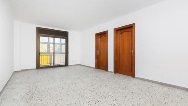 Foto 1 de Pis en venda a Centre - Ripollet de 3 habitacions amb terrassa i ascensor