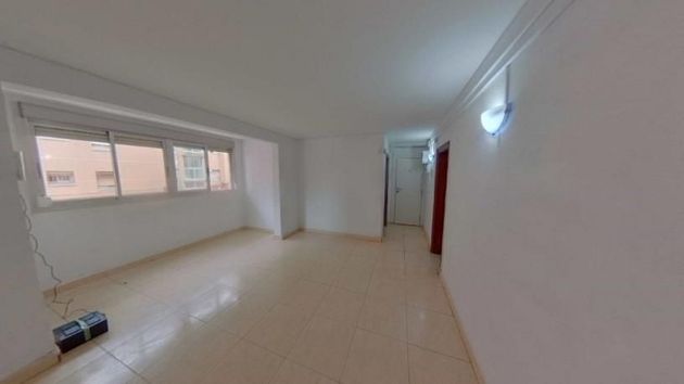 Foto 1 de Venta de piso en Sant Llorenç de 4 habitaciones y 75 m²