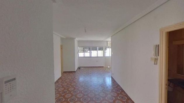 Foto 1 de Venta de piso en Vistabella de 3 habitaciones con terraza