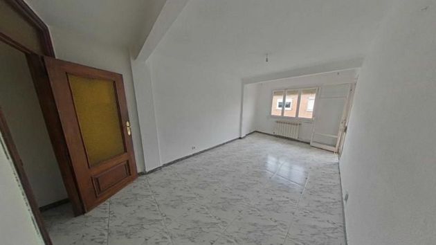 Foto 1 de Piso en venta en Centro - Torrejón de Ardoz de 3 habitaciones con balcón y ascensor