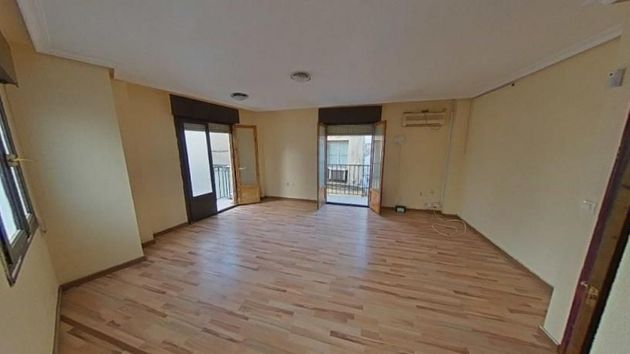 Foto 1 de Venta de piso en Orihuela ciudad de 2 habitaciones con aire acondicionado y ascensor