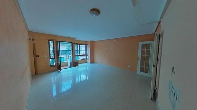Foto 1 de Venta de piso en Campoamor de 4 habitaciones con balcón