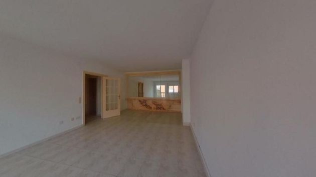 Foto 1 de Piso en venta en Centre - Pineda de Mar de 5 habitaciones con aire acondicionado