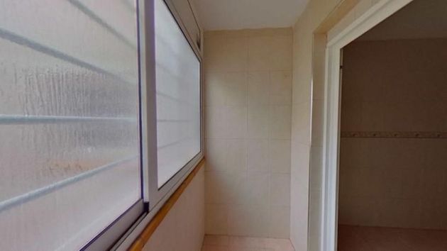 Foto 2 de Pis en venda a Vallirana de 4 habitacions amb balcó i ascensor