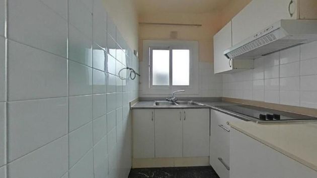 Foto 2 de Piso en venta en Artigas - Llefià de 3 habitaciones con terraza y ascensor