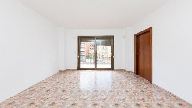 Foto 1 de Pis en venda a Sant Vicenç dels Horts de 3 habitacions i 61 m²