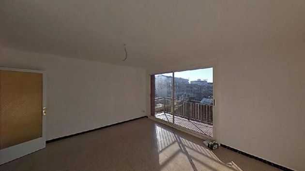 Foto 1 de Piso en venta en L'Hostal - Lledoner de 3 habitaciones con terraza