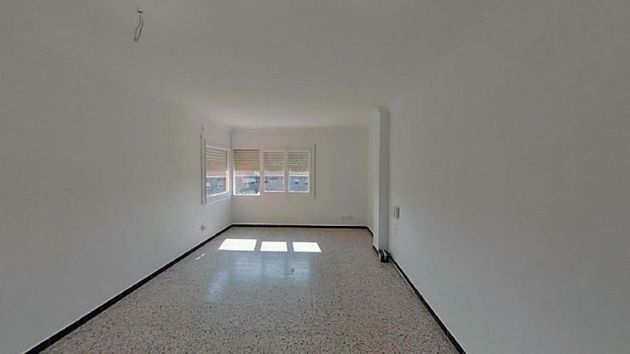 Foto 1 de Venta de piso en Banyoles de 3 habitaciones con terraza