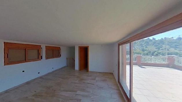 Foto 1 de Casa en venda a Olesa de Montserrat de 3 habitacions amb terrassa i piscina