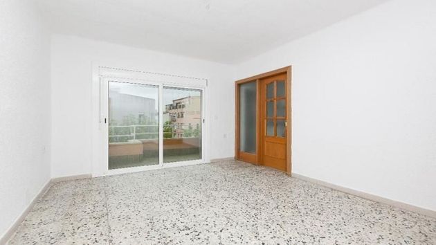 Foto 1 de Piso en venta en Creu de Barberà de 4 habitaciones con terraza