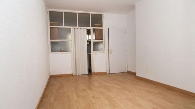 Foto 1 de Venta de piso en El Carmel de 2 habitaciones y 39 m²