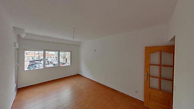 Foto 1 de Piso en venta en Villayuventus-Renfe de 3 habitaciones con terraza