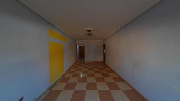 Foto 1 de Venta de piso en Reyes Católicos de 3 habitaciones y 75 m²