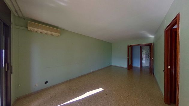 Foto 1 de Venta de piso en Vinyets - Molí Vell de 4 habitaciones con ascensor