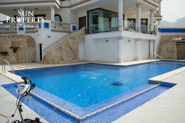 Foto 2 de Xalet en venda a Costa Adeje de 5 habitacions amb terrassa i piscina