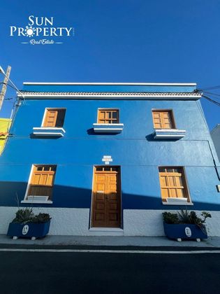 Foto 1 de Casa en venta en Santiago del Teide de 3 habitaciones con terraza y piscina