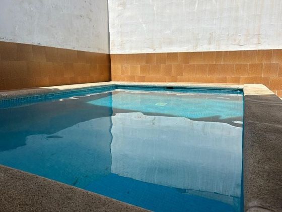 Foto 1 de Local en venda a El Coll d'en Rabassa amb piscina