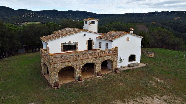 Foto 1 de Casa rural en venda a Llagostera de 5 habitacions amb terrassa