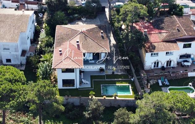 Foto 1 de Chalet en venta en Golf Costa Brava - Bufaganyes de 3 habitaciones con terraza y piscina