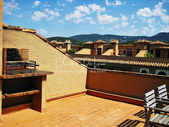 Foto 2 de Venta de casa adosada en Santa Cristina d'Aro de 3 habitaciones con terraza y piscina