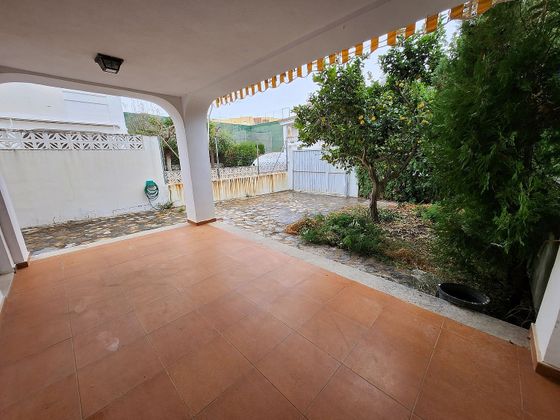 Foto 2 de Casa en venda a El Perelló - Les Palmeres - Mareny de Barraquetes de 4 habitacions amb terrassa i piscina